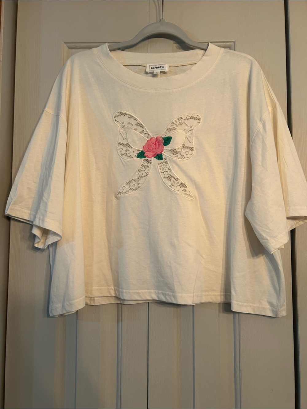 Rare New White Cropped Tee with Lace Bow & Pink Rose
